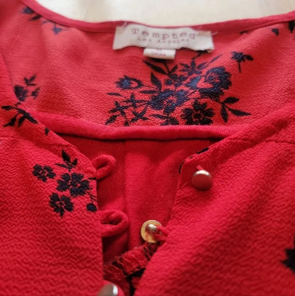 Top - Picture 2 of 3